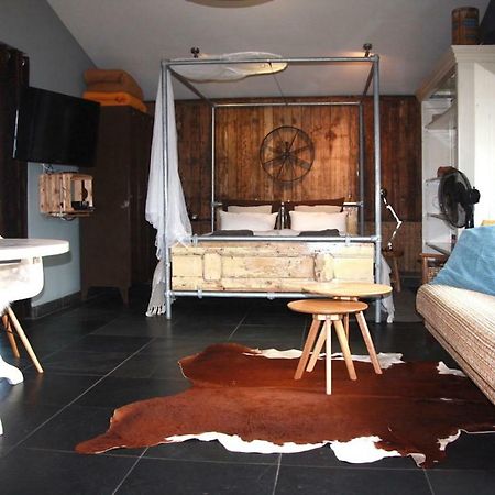 Garden House, Private Studio Apartment With Wifi And Free Parking For 1 Car Weesp Bagian luar foto