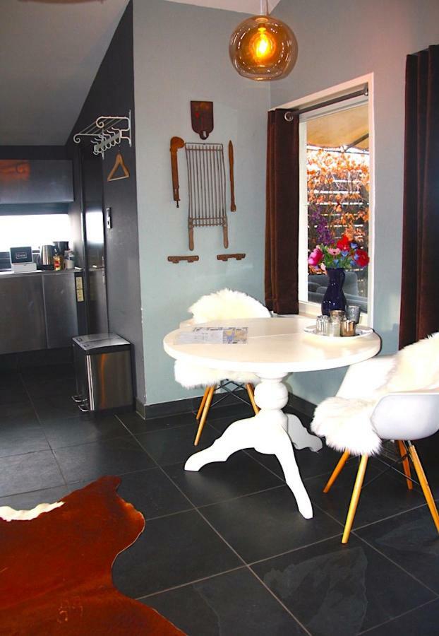 Garden House, Private Studio Apartment With Wifi And Free Parking For 1 Car Weesp Bagian luar foto