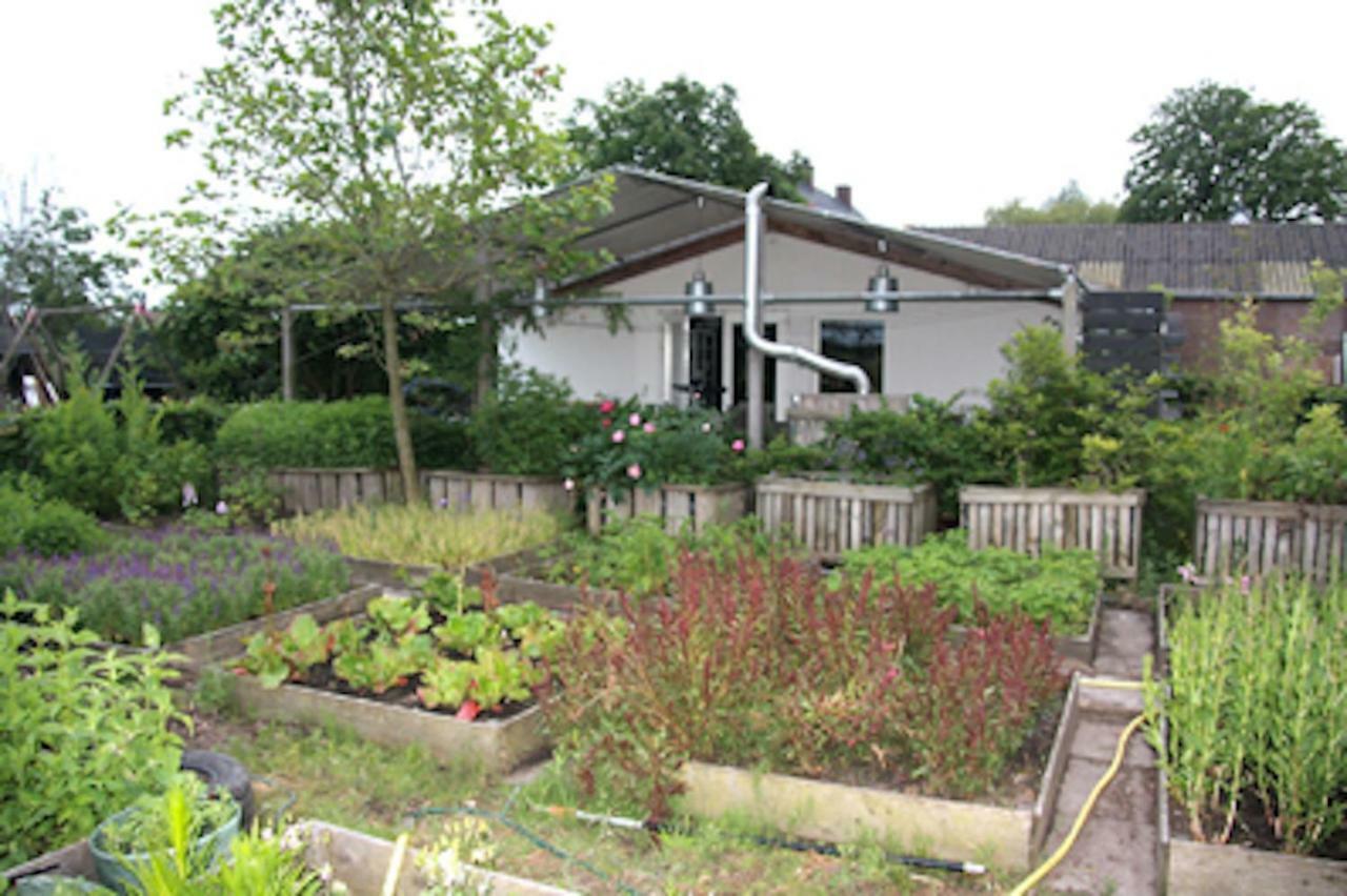 Garden House, Private Studio Apartment With Wifi And Free Parking For 1 Car Weesp Bagian luar foto