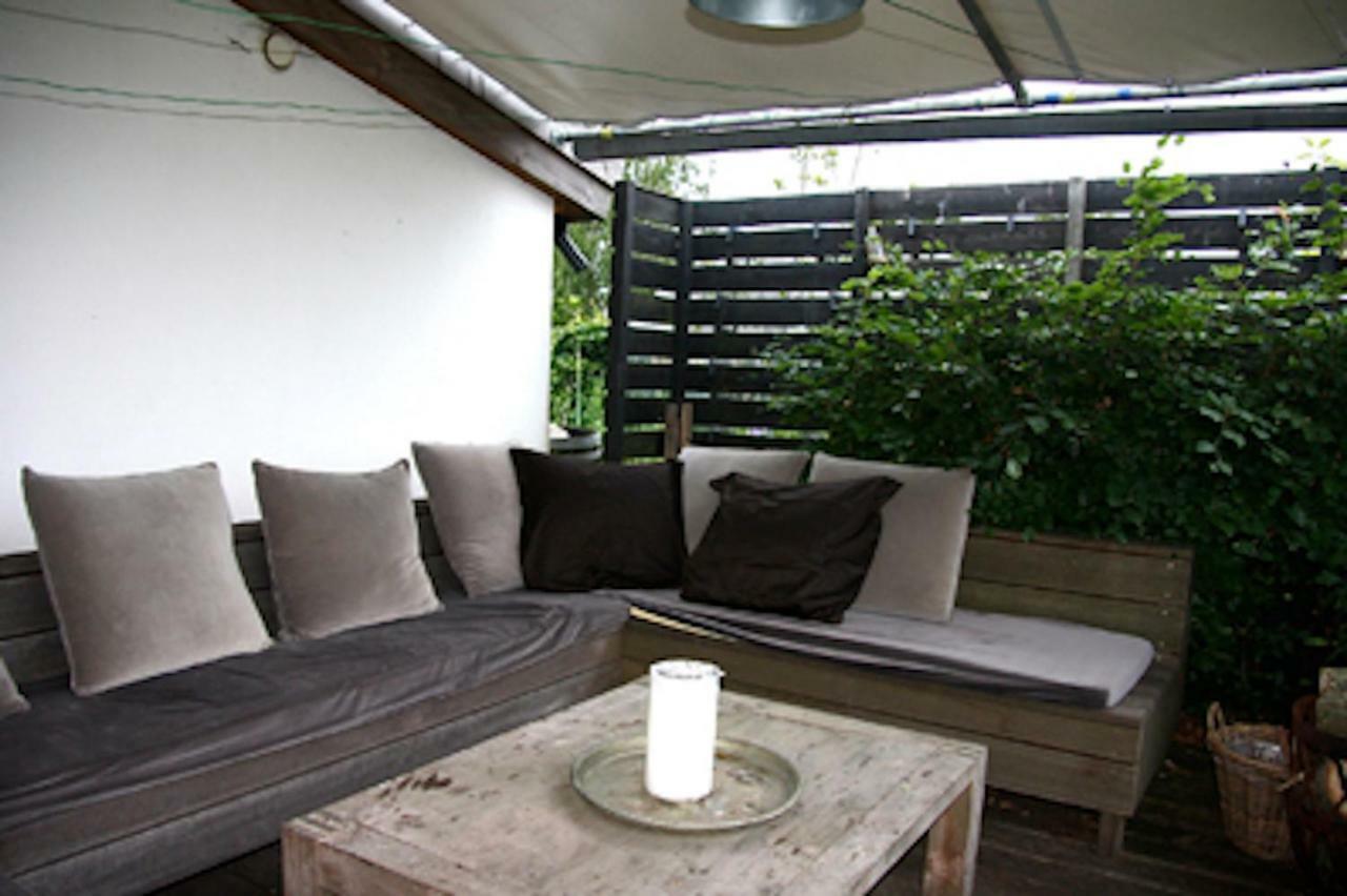 Garden House, Private Studio Apartment With Wifi And Free Parking For 1 Car Weesp Bagian luar foto